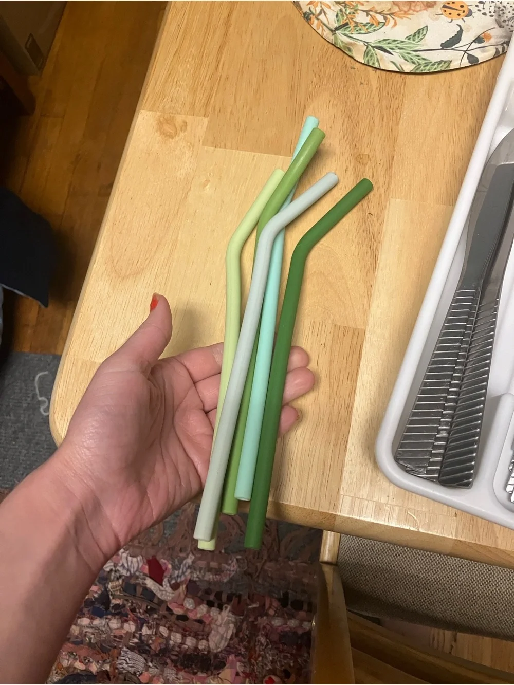 White Plastic Cutlery Tray Organizer with Green and Pastel Utensil Straws